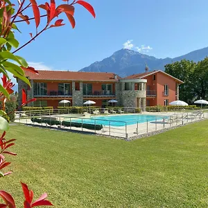 https://residence-villa-paradiso.it-lombardy.com